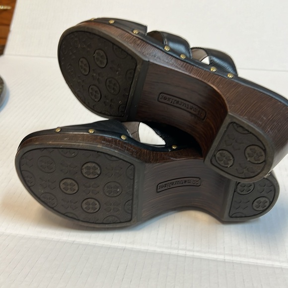 Naturalizer Black Slide Sandals with Cushioned Sole - Picture 5 of 9